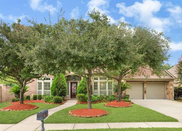 Property at 13603 Sand Mountain Ln, Houston, TX 77044, 4 beds, 4.5 baths