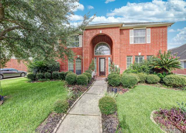 Property at 17826 Island Spring Ln, Tomball, TX 77377, 4 beds, 3.5 baths