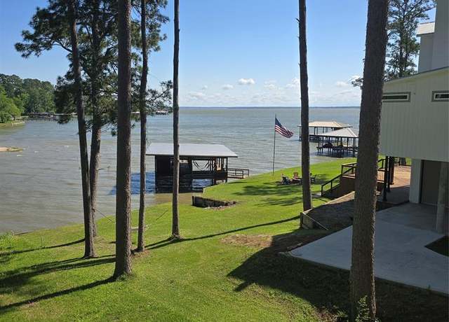 Property at 31 Holiday Ln, Coldspring, TX 77331, 3 beds, 2.5 baths