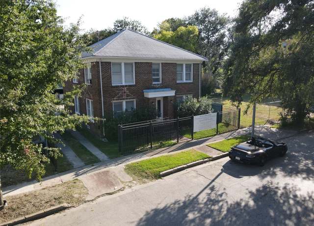 Property at 1323 W Bell St, Houston, TX 77019, 1 bed, 1 bath