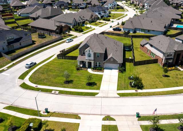 Property at 32457 Soaring Willow Way, Conroe, TX 77385, 5 beds, 4 baths