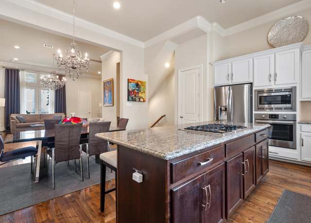 Property at 249 E 27th St, Houston, TX 77008, 3 beds, 3.5 baths
