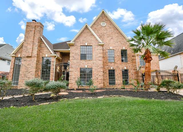 Property at 7611 Naremore Dr, Spring, TX 77379, 5 beds, 4.5 baths