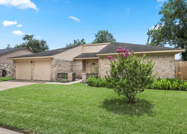 Property at 3009 Stacy Ln, Deer Park, TX 77536, 3 beds, 2 baths