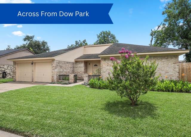 Property at 3009 Stacy Ln, Deer Park, TX 77536, 3 beds, 2 baths