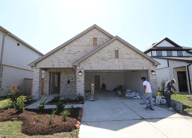 Property at 5822 Dawning Sun St, Fulshear, TX 77441, 4 beds, 2 baths