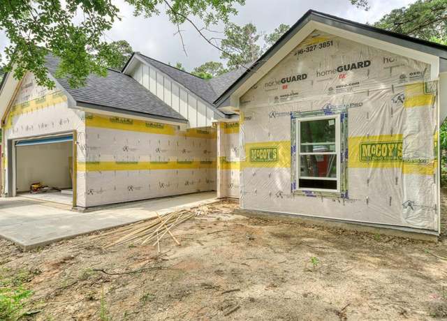 Property at 1112 Holly Springs Dr, Huntsville, TX 77320, 3 beds, 2 baths