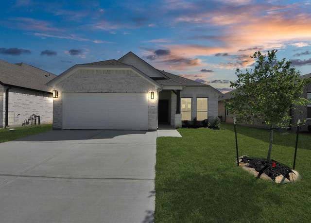Property at 11914 Maple Oak Dr, Houston, TX 77066, 3 beds, 2 baths
