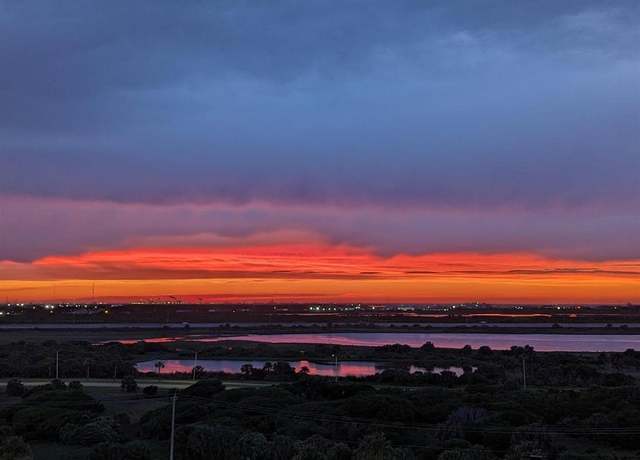 Property at 801 E Beach Dr Unit TW1012, Galveston, TX 77550, 2 beds, 2 baths