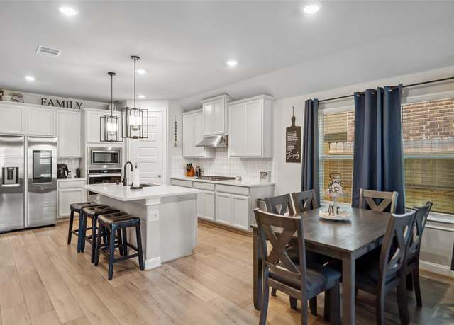 Property at 512 Highland Thicket Dr, Montgomery, TX 77316, 3 beds, 2 baths