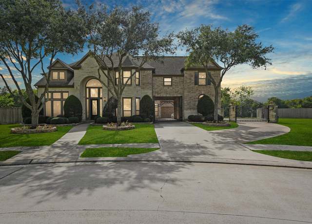 Property at 3100 Richard Ln, Friendswood, TX 77546, 5 beds, 5 baths