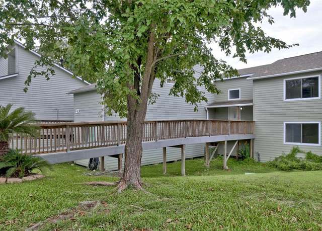 Property at 325 Carolcrest Ln #16, Livingston, TX 77351, 3 beds, 3 baths