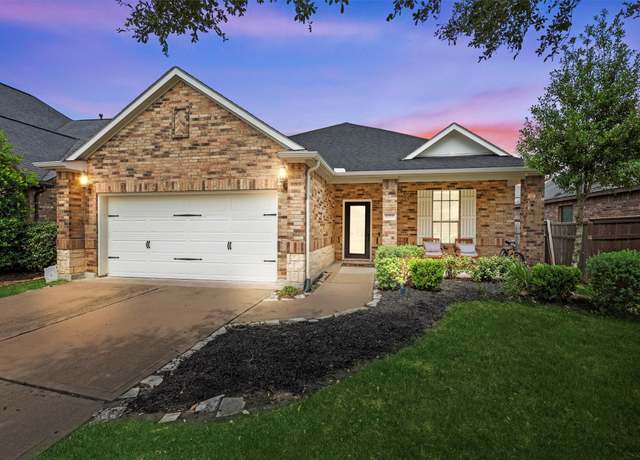 Property at 6215 Holly Oaks Ct, Fulshear, TX 77441, 4 beds, 3 baths
