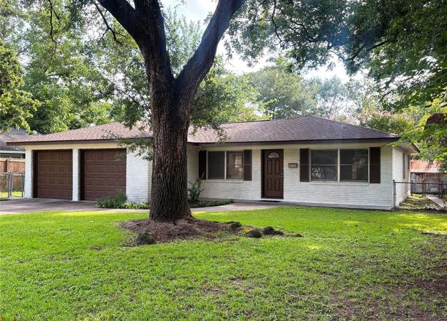 Property at 1510 N San Jacinto St, Conroe, TX 77301, 3 beds, 1.5 baths