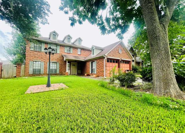 Property at 55 Sweetleaf Ct, Lake Jackson, TX 77566, 4 beds, 2.5 baths