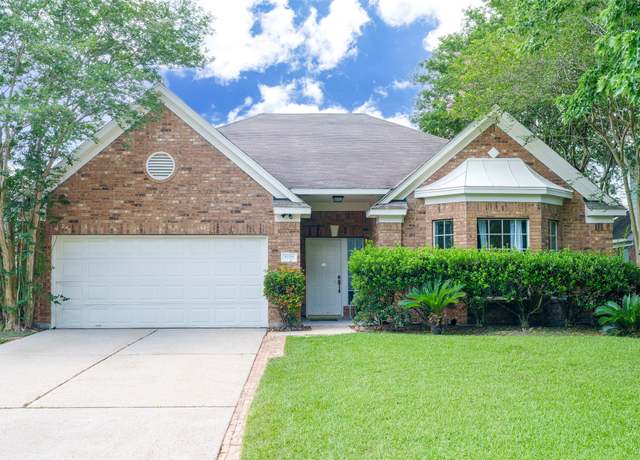 Property at 19311 Oak Station Dr, Humble, TX 77346, 3 beds, 2 baths
