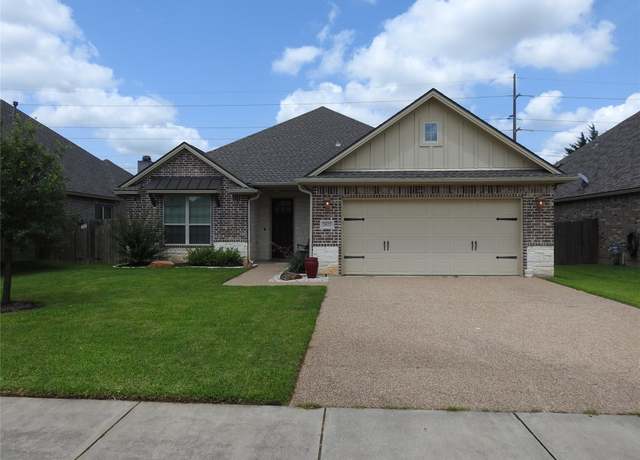 Property at 2622 Forest Oaks Dr, College Station, TX 77845, 4 beds, 2.5 baths
