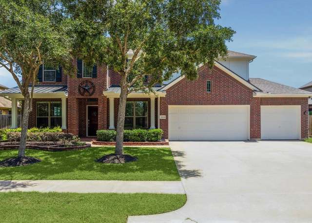 Property at 2929 Auburn Woods Dr, Pearland, TX 77581, 5 beds, 3.5 baths