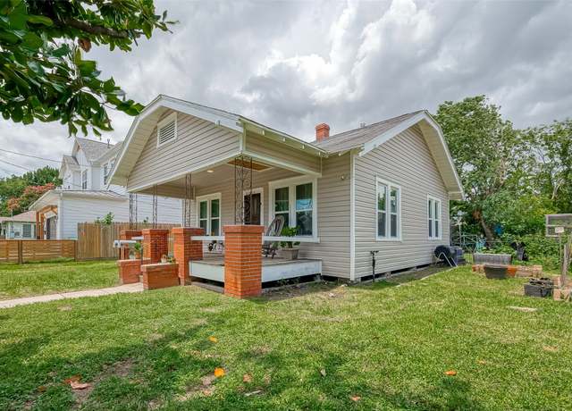 Property at 206 Goldenrod St, Houston, TX 77009, 1 bed, 1 bath