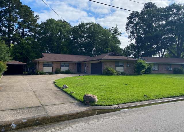 Property at 613 Willow Bend Dr, Lufkin, TX 75901, 3 beds, 2 baths
