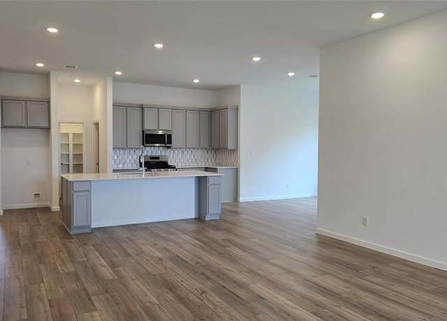 Property at 13313 Harbor Point Dr, Texas City, TX 77568, 4 beds, 3.5 baths