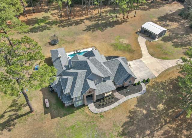 Property at 3315 Spring Branch Rd, Montgomery, TX 77316, 4 beds, 4.5 baths