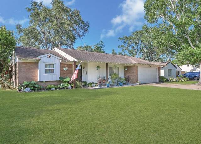 Property at 5611 W Airport Blvd Blvd, Houston, TX 77035, 3 beds, 2 baths