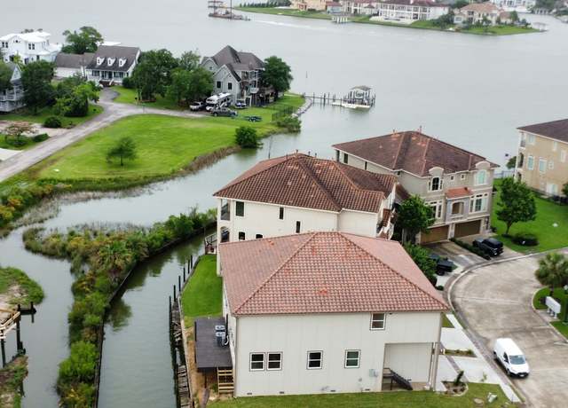 Property at 4025 Boardwalk Blvd, Seabrook, TX 77586, 3 beds, 2.5 baths