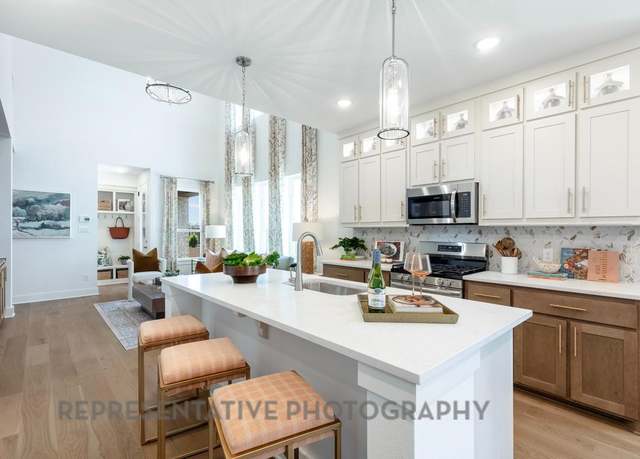 Property at 12103 Wildflower Dr, Mont Belvieu, TX 77523, 4 beds, 3 baths