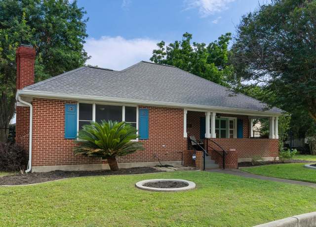 Property at 4301 Avenue O, Galveston, TX 77550, 3 beds, 3.5 baths