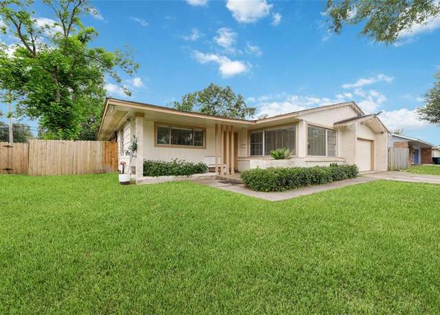 Property at 8029 Longridge Dr, Houston, TX 77055, 3 beds, 1.5 baths