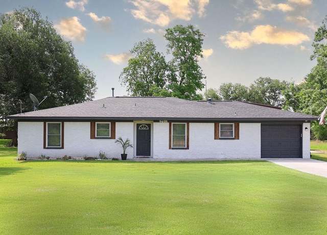 Property at 13911 W Richmond St, Needville, TX 77461, 3 beds, 1.5 baths