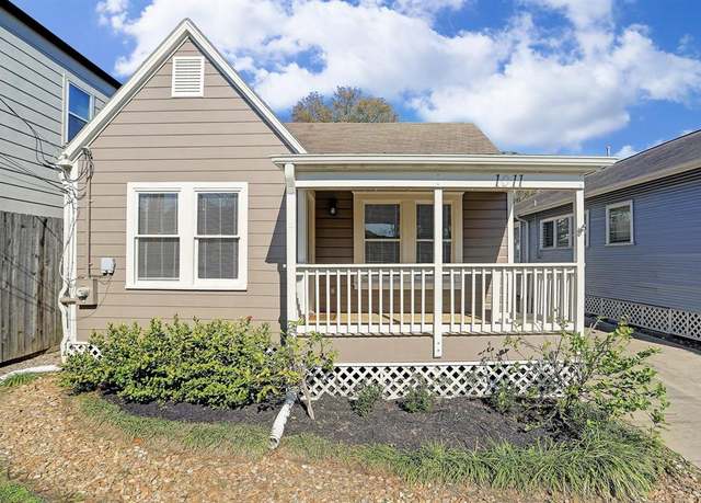 Property at 1011 W 23rd St, Houston, TX 77008, 2 beds, 2 baths