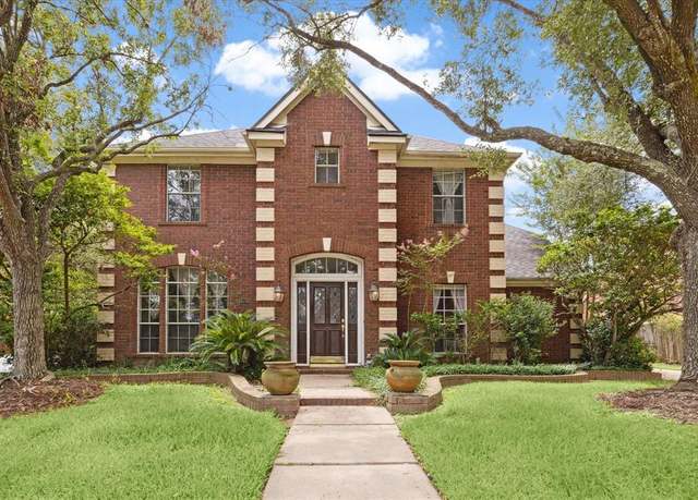 Property at 6130 Walkers Park Dr, Sugar Land, TX 77479, 4 beds, 2.5 baths
