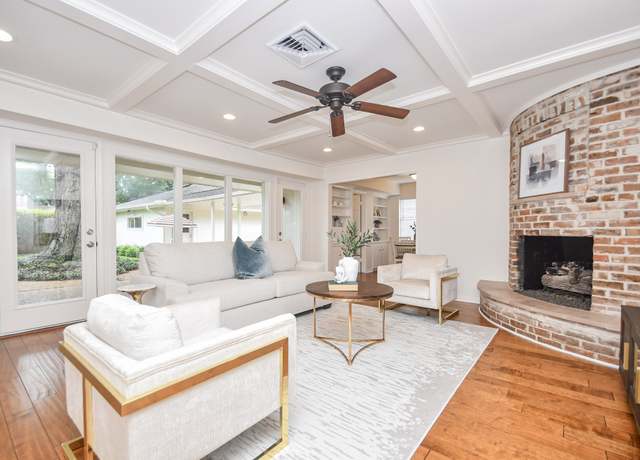 Property at 10035 Ella Lee Ln, Houston, TX 77042, 3 beds, 2.5 baths