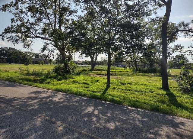Property at 1903 5th St, Danbury, TX 77534