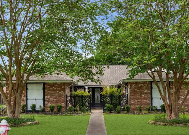 Property at 707 Bayview Dr, El Lago, TX 77586, 4 beds, 2 baths