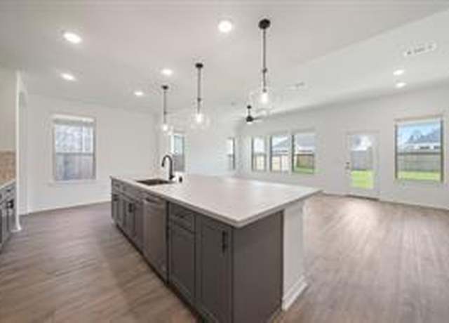 Property at 2921 Gleason Terrace Ln, Texas City, TX 77568, 5 beds, 3 baths
