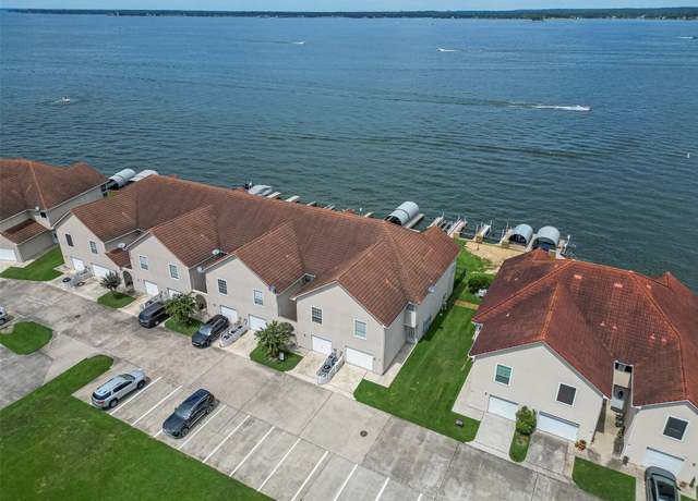 Property at 16 Regency Pt, Conroe, TX 77356, 3 beds, 2.5 baths