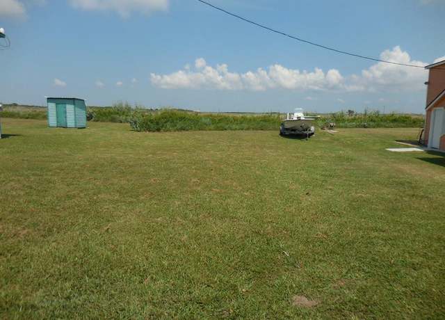 Property at 0 Beachfront Drive Dr, Matagorda, TX 77457
