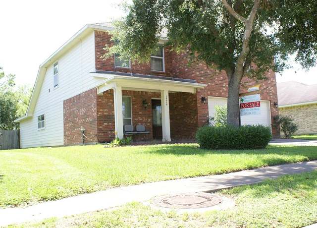 Property at 10910 Great Hawk Ln, Houston, TX 77075, 4 beds, 2.5 baths