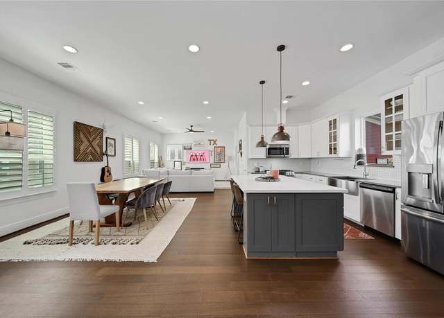 Property at 1415 W 24th St Unit E, Houston, TX 77008, 3 beds, 3.5 baths