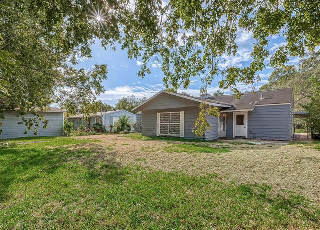 Property at 5619 Willow Glen Dr, Houston, TX 77033, 4 beds, 2 baths