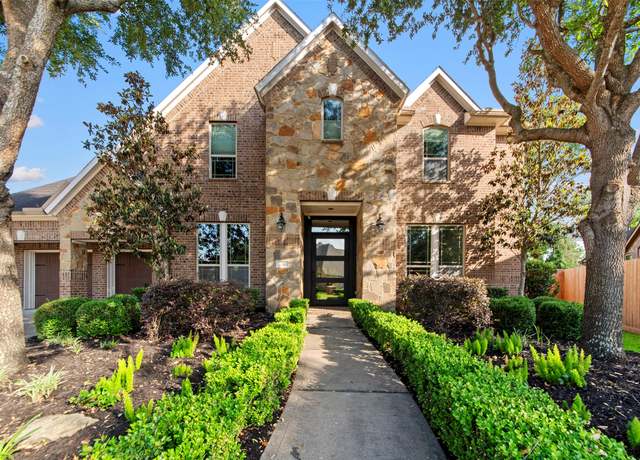 Property at 38 Lost Oak Ct, Missouri City, TX 77459, 5 beds, 5 baths