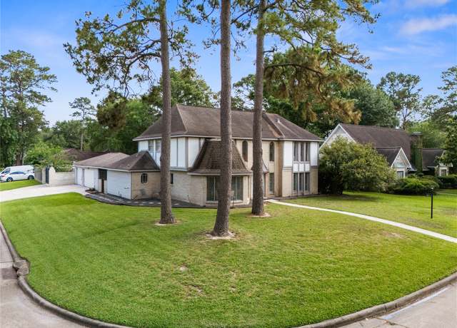 Property at 4803 Fountainhead Dr, Houston, TX 77066, 4 beds, 4 baths