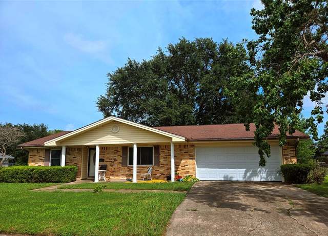 Property at 700 W 19th St, Port Arthur, TX 77640, 3 beds, 2 baths