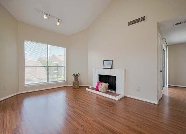 Property at 10178 Oakberry St, Houston, TX 77042, 1 bed, 1 bath
