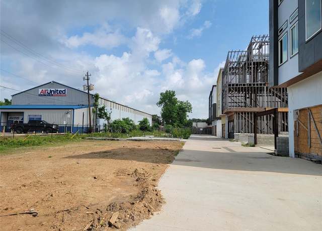 Property at 304 W Hamilton St, Houston, TX 77076