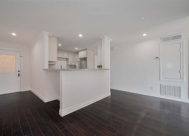 Property at 2333 Bering Dr #334, Houston, TX 77057, 2 beds, 1.5 baths