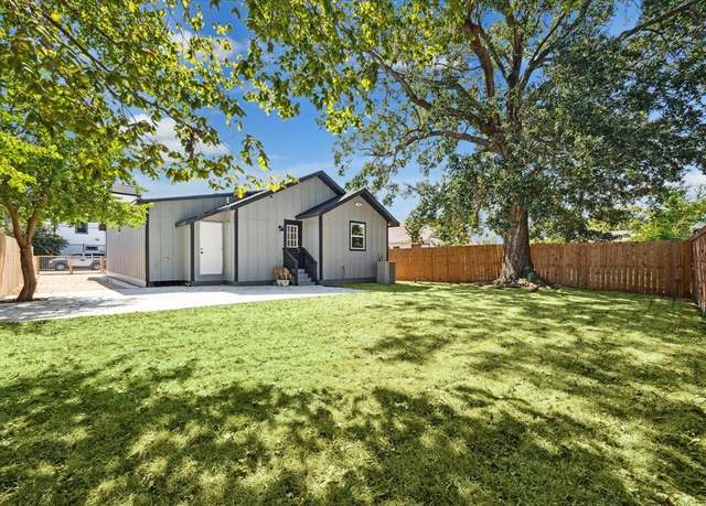 Property at 4407 Oats St, Houston, TX 77020, 3 beds, 2 baths